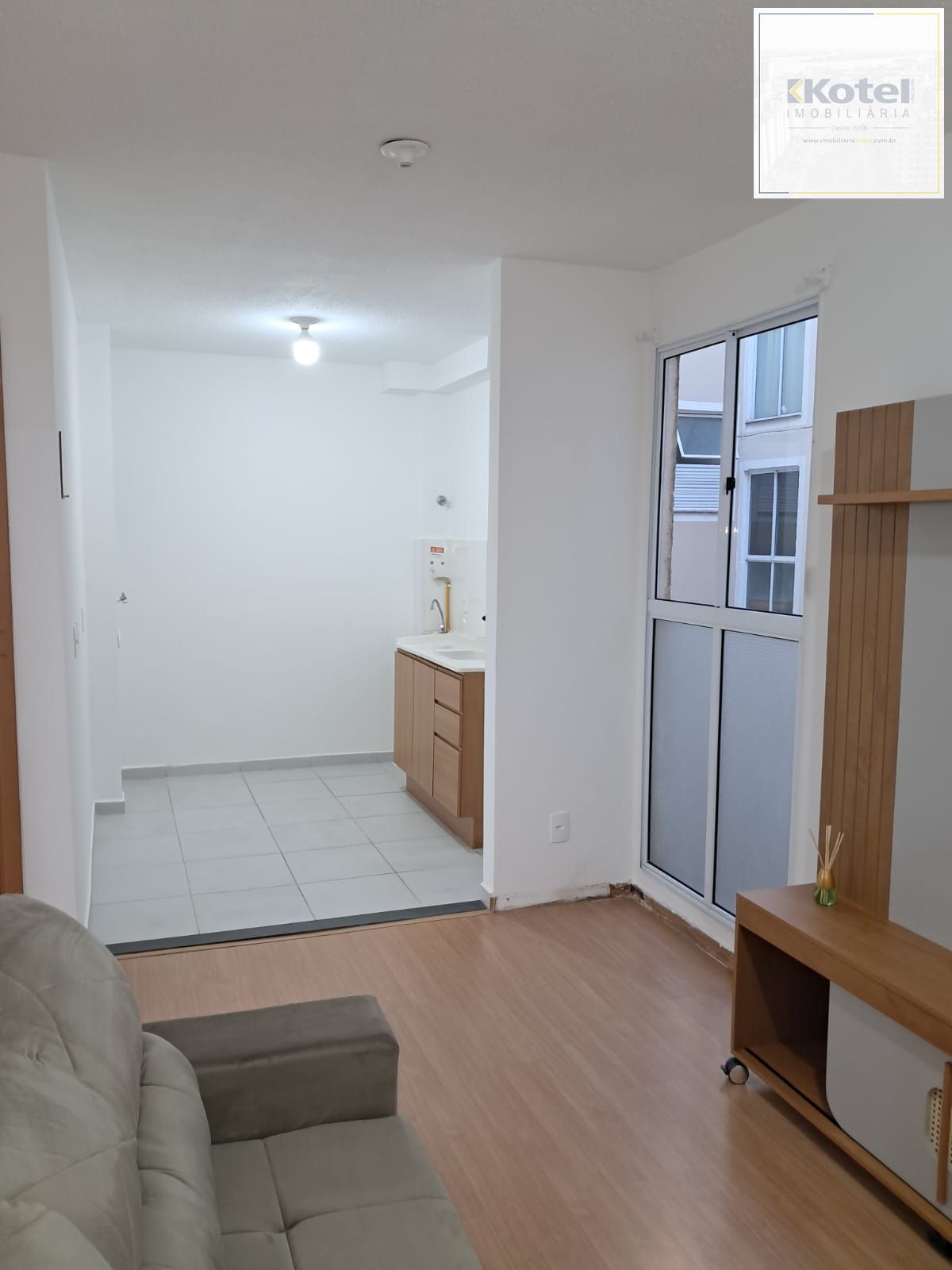 Apartamento com 2 quartos, vaga de garagem e elevador no bairro Estância velha.
