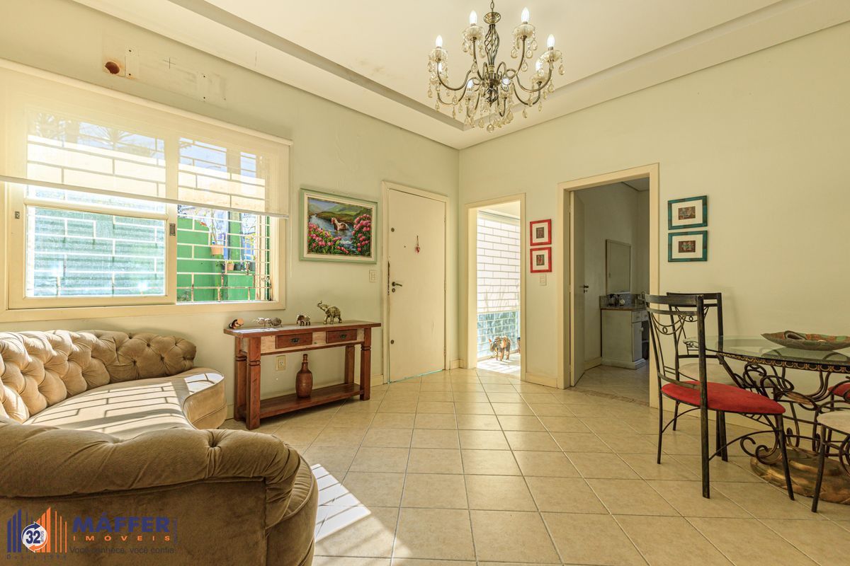 Casa 4 dormitórios Petrópolis