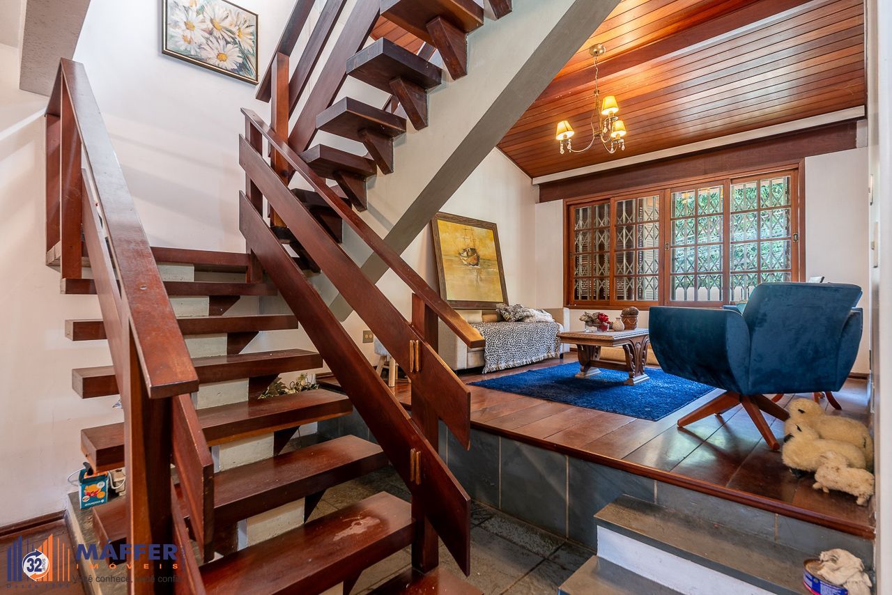 Casa a venda no bairro Mont' Serrat