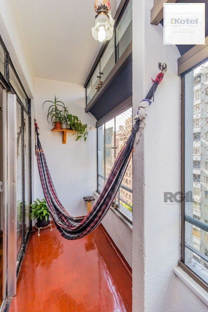Excelente apartamento de 88m² com 3 dormitórios e sacada.