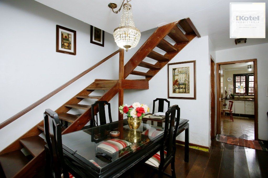 Casa 3 Dormitório(s) Bairro Petrópolis
