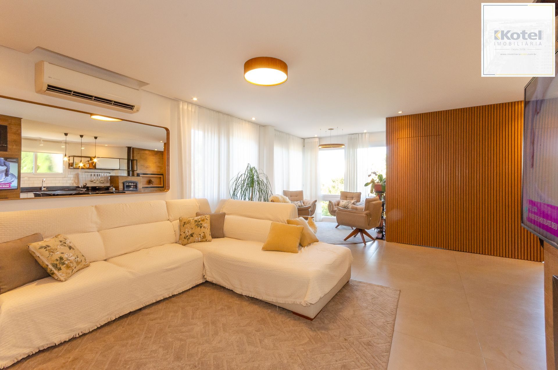 Casa no Condomínio Cantegril IV | 4 Suítes | Ponto Mais Alto do Condomínio