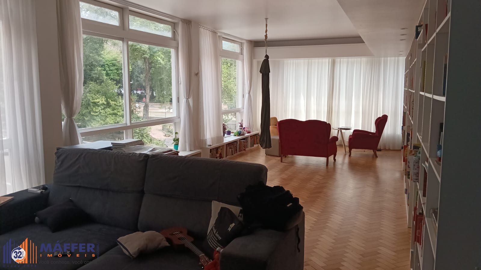 Lindo Apartamento com 3 suítes á venda no Centro de Porto Alegre.