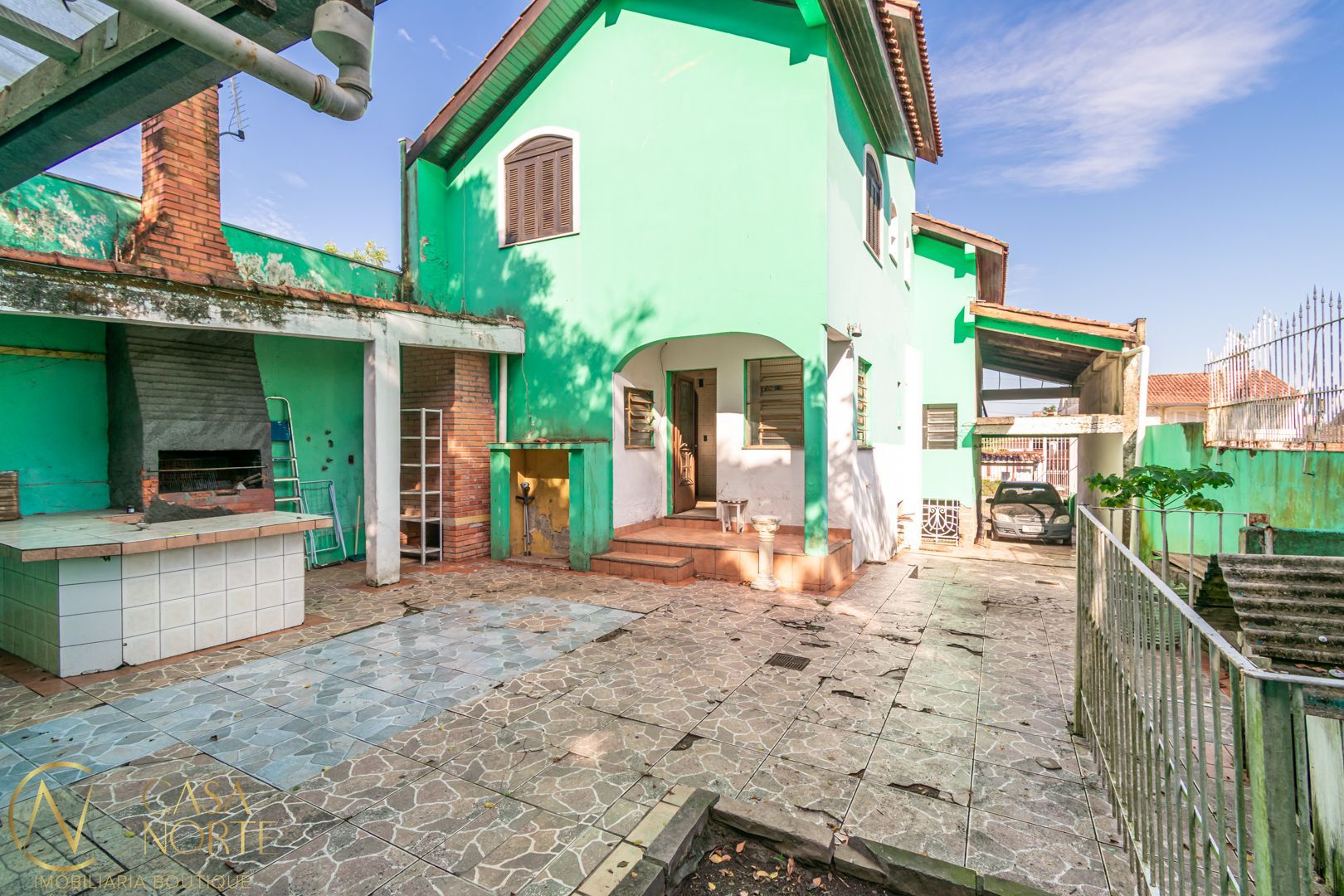 Casa à venda com 5 quartos, 267m², 1 suíte, 5 vagas, Rua Ruy Carriconde no bairro Jardim Sabará em Porto Alegre
