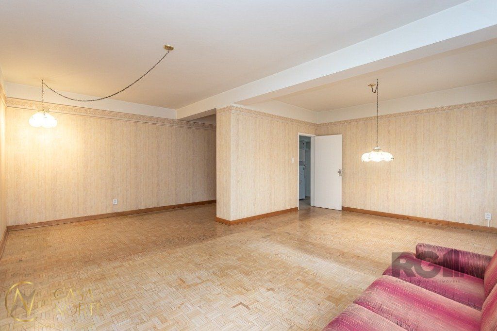 Apartamento à venda com 3 quartos, 147m², 1 vaga, Avenida Cristóvão Colombo no bairro Floresta em Porto Alegre