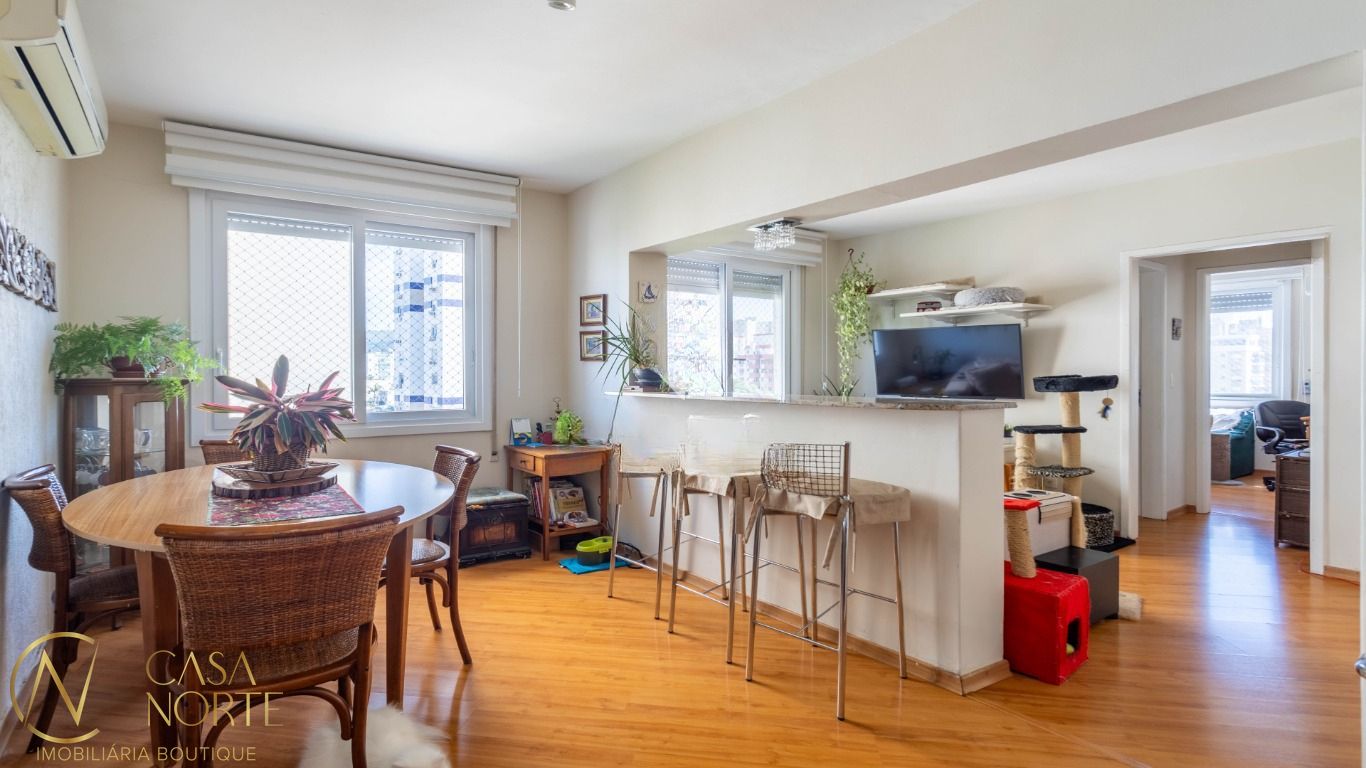 Apartamento à venda com 2 quartos, 76m², 1 vaga, Rua Veador Porto no bairro Santana em Porto Alegre