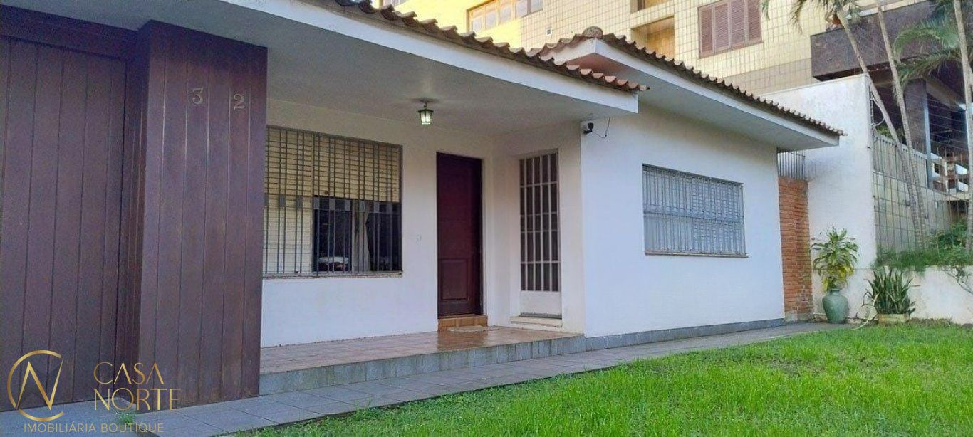 Casa à venda com 4 quartos, 208m², 1 suíte, 4 vagas, Avenida Quito no bairro Jardim Lindóia em Porto Alegre