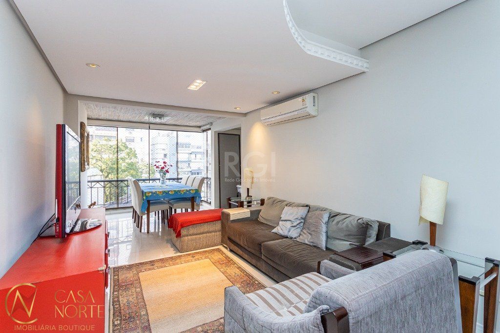 Cobertura à venda com 3 quartos, 203m², 1 suíte, 2 vagas, Rua Cabral no bairro Rio Branco em Porto Alegre