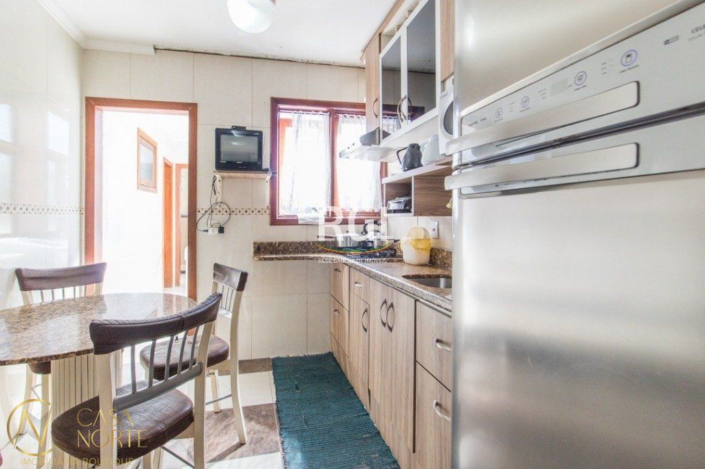Cobertura à venda com 3 quartos, 170m², 2 vagas, Rua Veronese no bairro São Sebastião em Porto Alegre