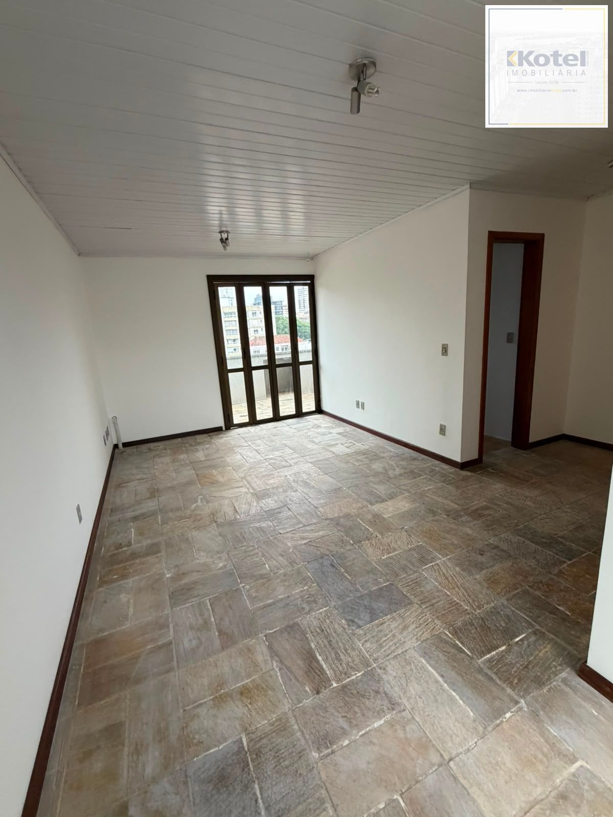 Sala Comercial de Cobertura à Venda – 91 m² Privativos na Av. Cel. Lucas de Oliveira
