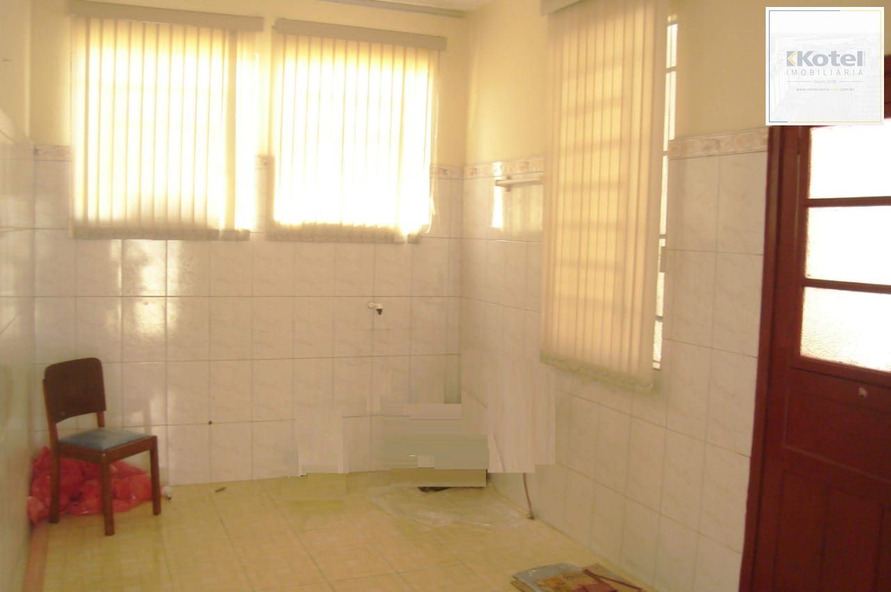 Vende Casa térrea com ótimo pátio - Ótima localização próximo do Hospital Conceição, supermercados, escolas, shopping — foto 5