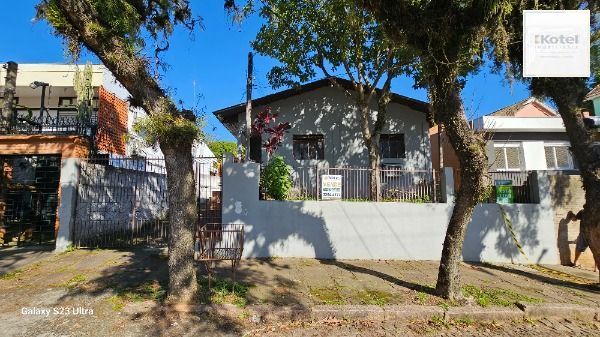 Casa em Porto Alegre, no bairro Tristeza, com 3 dormitório(s), e 3 banheiros, à venda. — foto 3