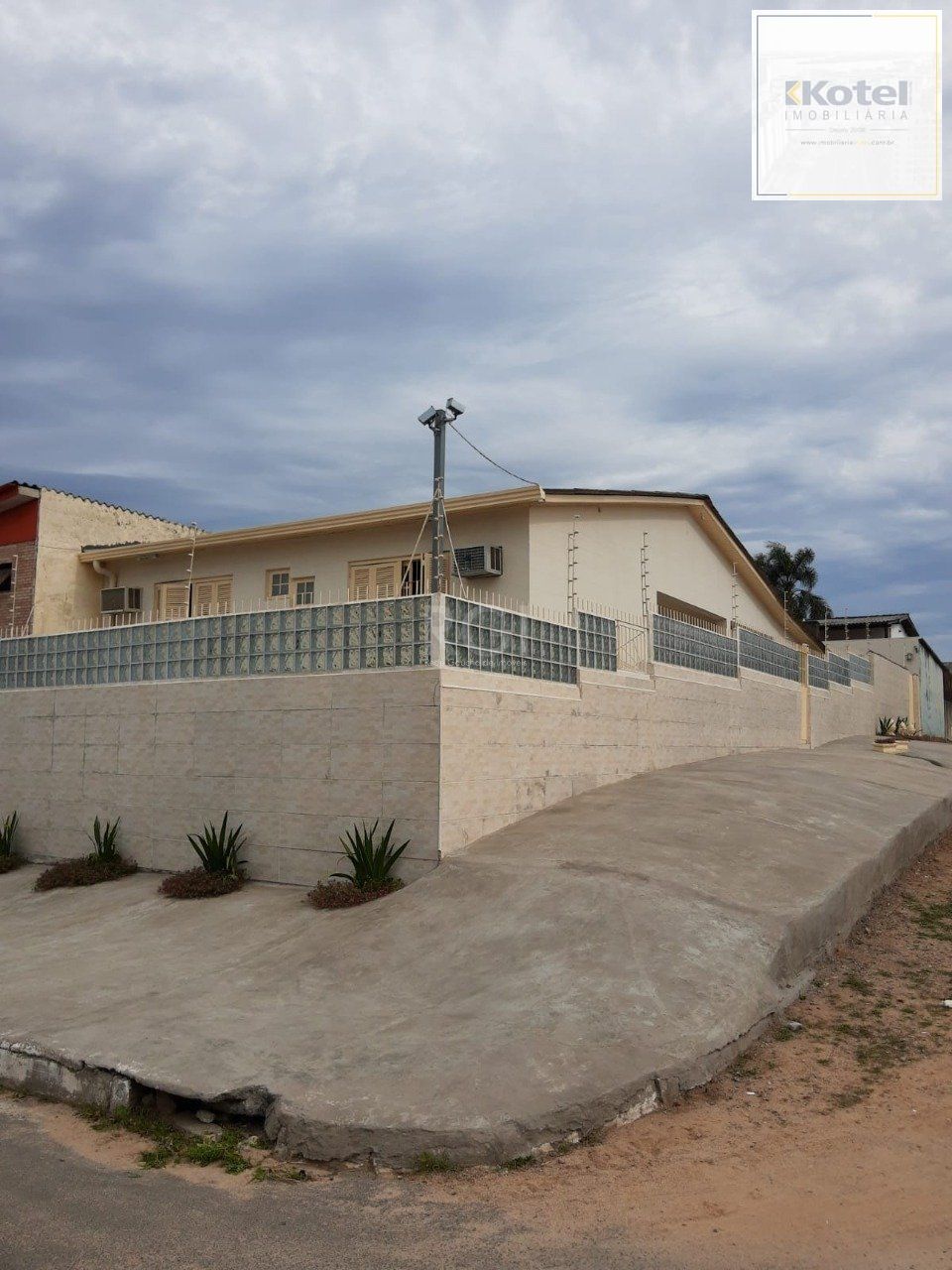 Casa para Venda - 103.38m², 2 dormitórios, sendo 1 suite, 3 vagas - Cecília, Poa