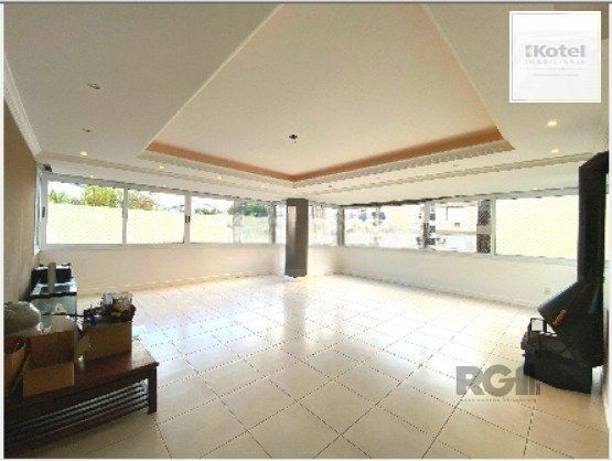 Venda apartamento com 3 dormitórios, 1 suíte e 2 vagas de garagem  lareira e churrasqueira Jardum Itu  Porto Alegre