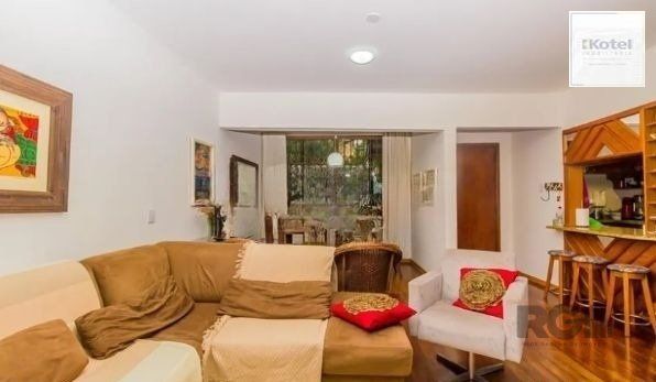 Casa com 7 Quartos e 6 vagas à Venda, 470 m² no Bairro Petrópolis — foto 3