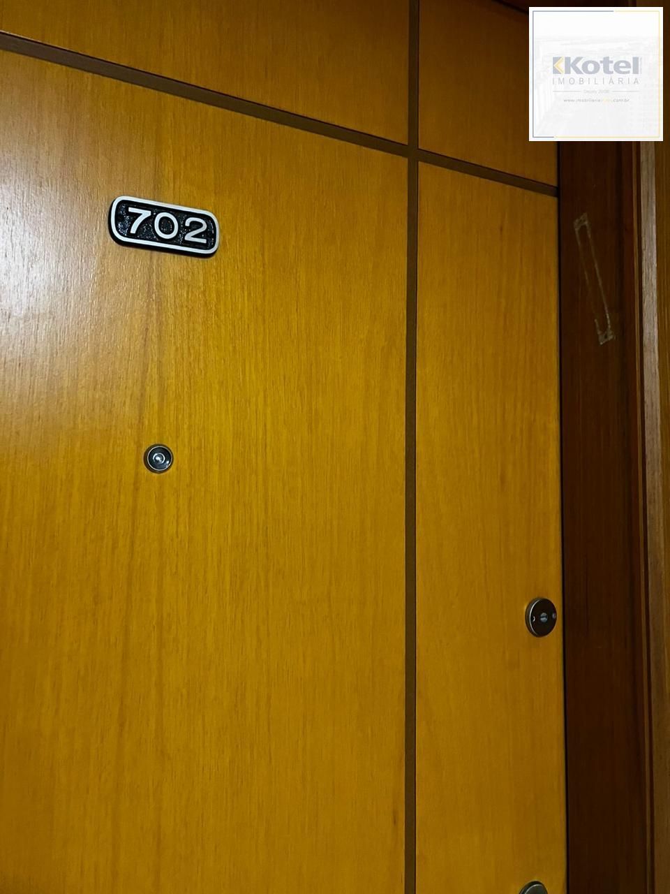 Apartamento de 2 dormitórios, elevador e duas vagas de garagem em Porto Alegre. — foto 3