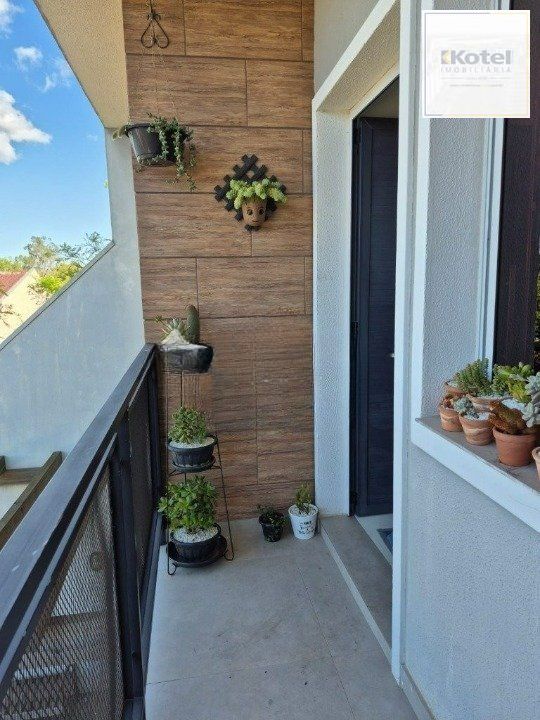 Apartamento de 2 dormitórios, 2 vagas de garagem no Bairro Olaria em Canoas.