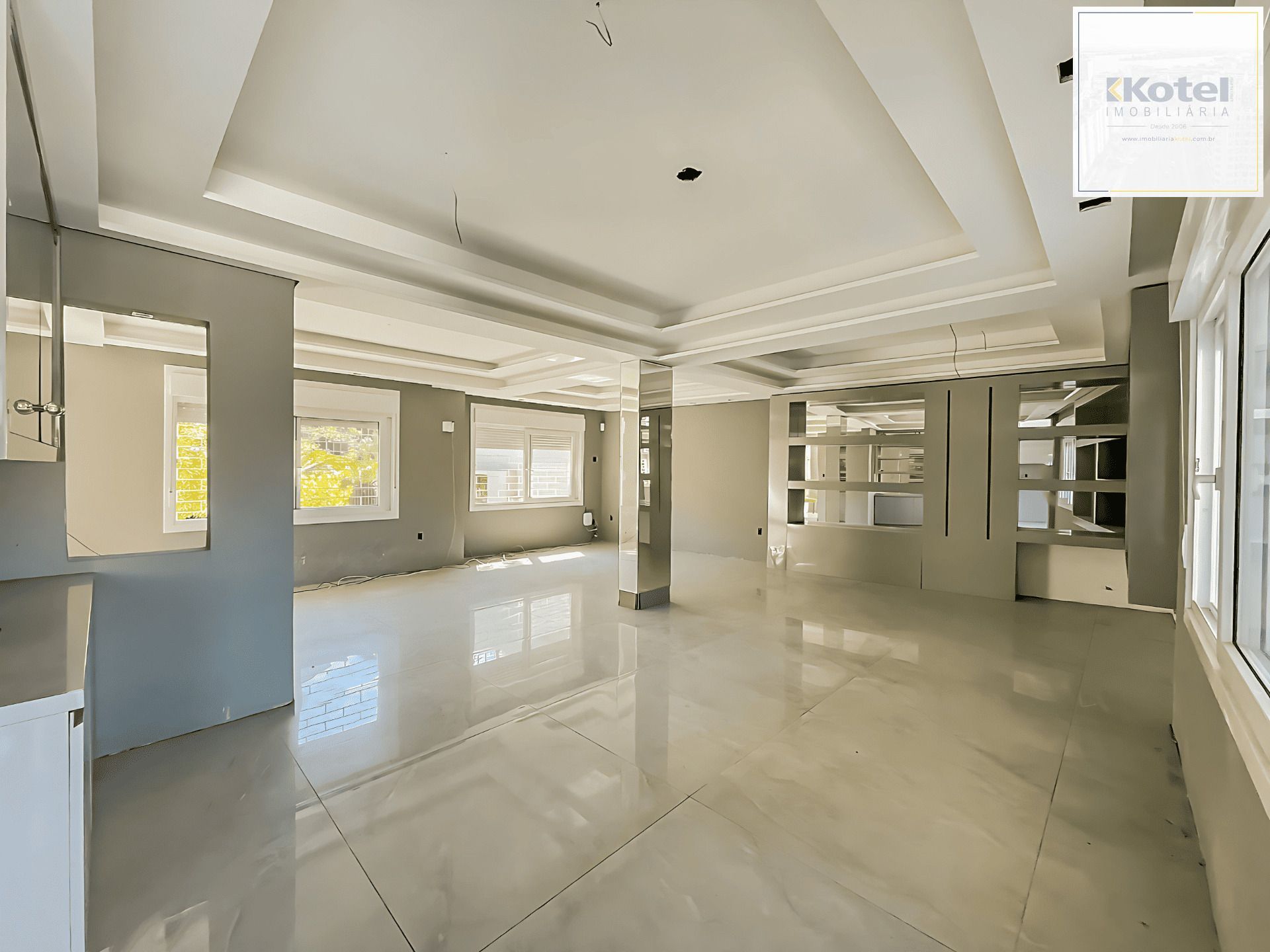 Casa Reformada com Piscina, 370m², 2 Suítes com Closet no Três Figueiras – POA — foto 4