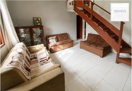 Casa 4 domitorios sendo uma suite com 6 vagas em 195m2 no bairro Guaruja. — foto 3