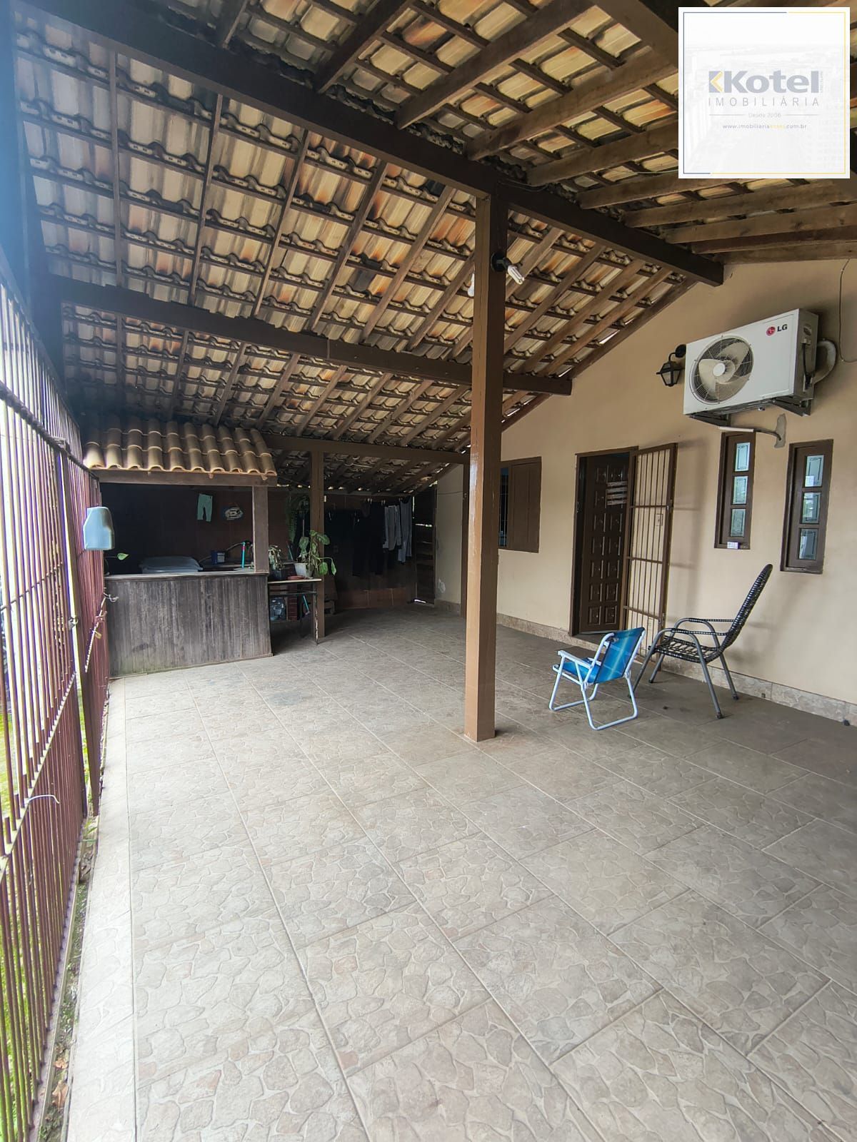 Casa de esquina com 3 dormitórios no bairro Campo Novo