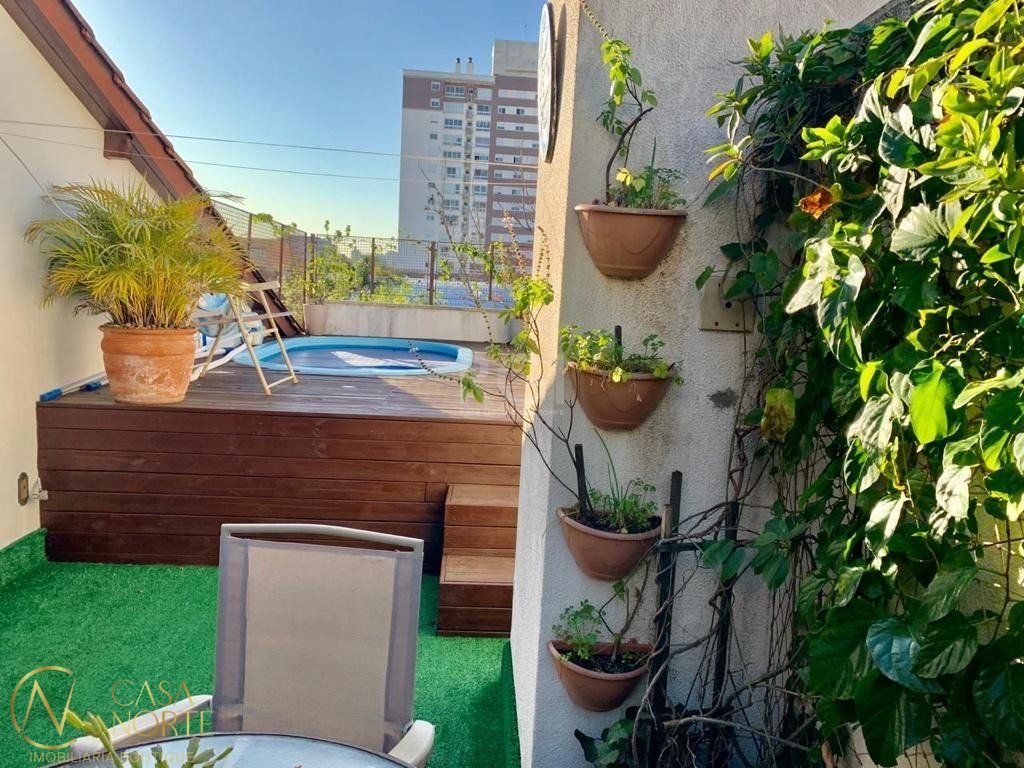 Cobertura à venda com 3 quartos, 134m², 1 suíte, 1 vaga, Rua Domingos Crescêncio no bairro Santana em Porto Alegre