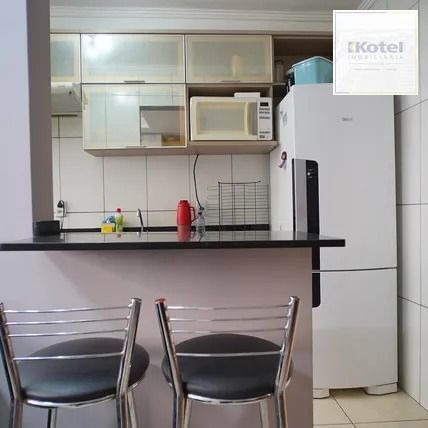 Apartamento com 02 dormitórios com 01 vaga de garagem