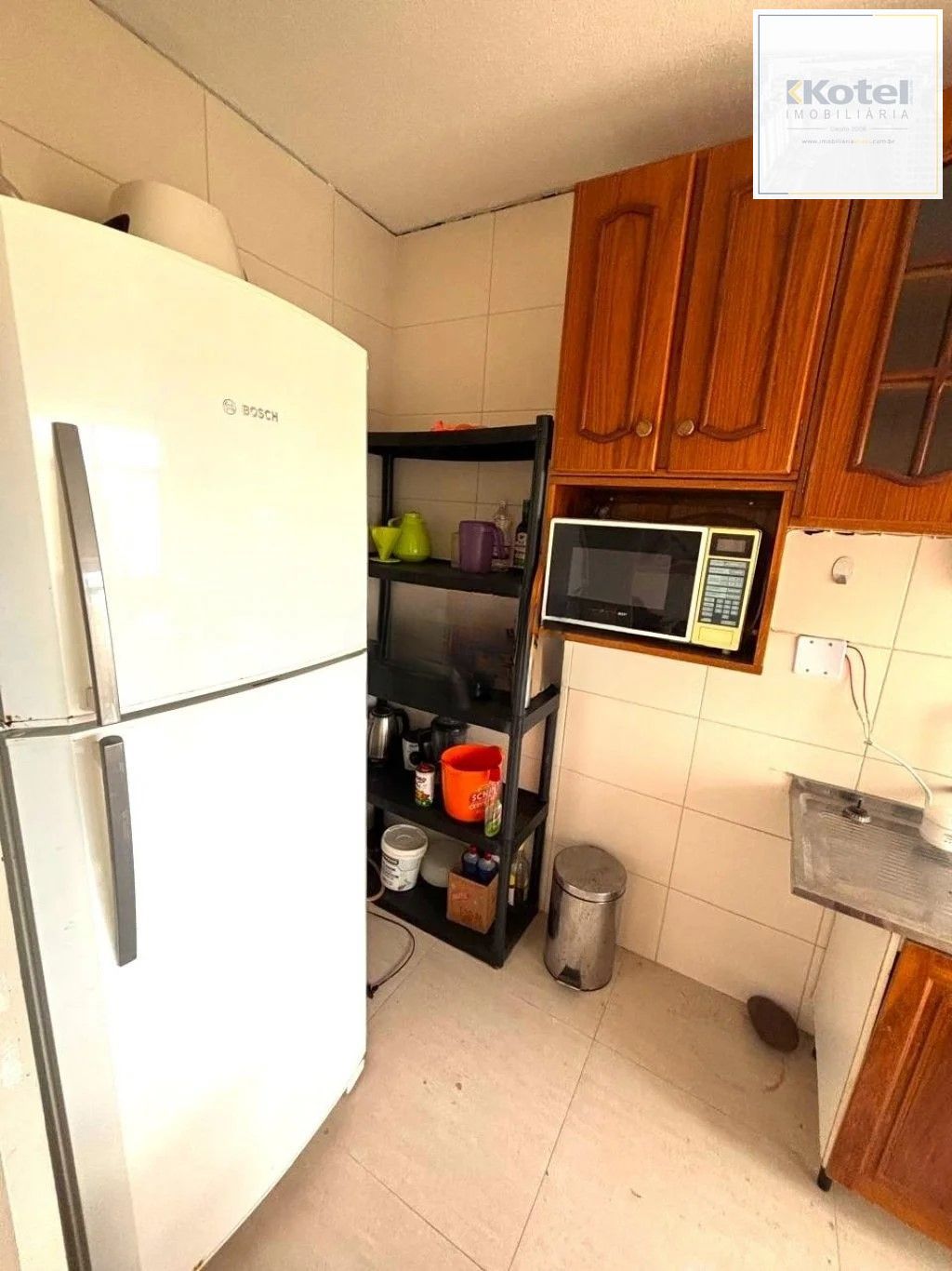 Apartamento com 1 quarto, mobiliado e sol da manha no bairro Morro Santana