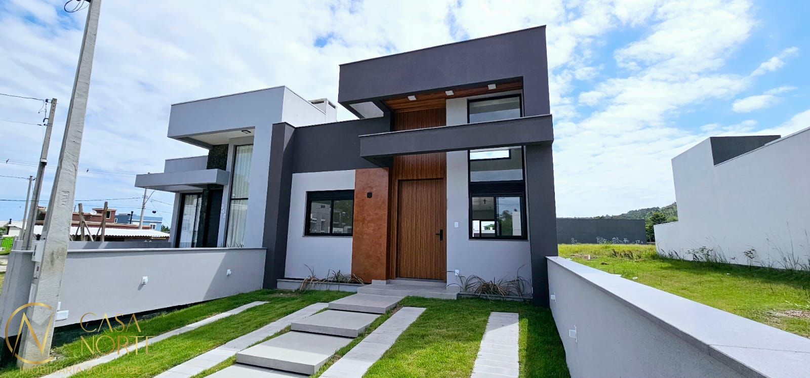 Casa à venda com 3 quartos, 95m², 1 suíte, 2 vagas, Jean Vardaramatos no bairro Hípica em Porto Alegre