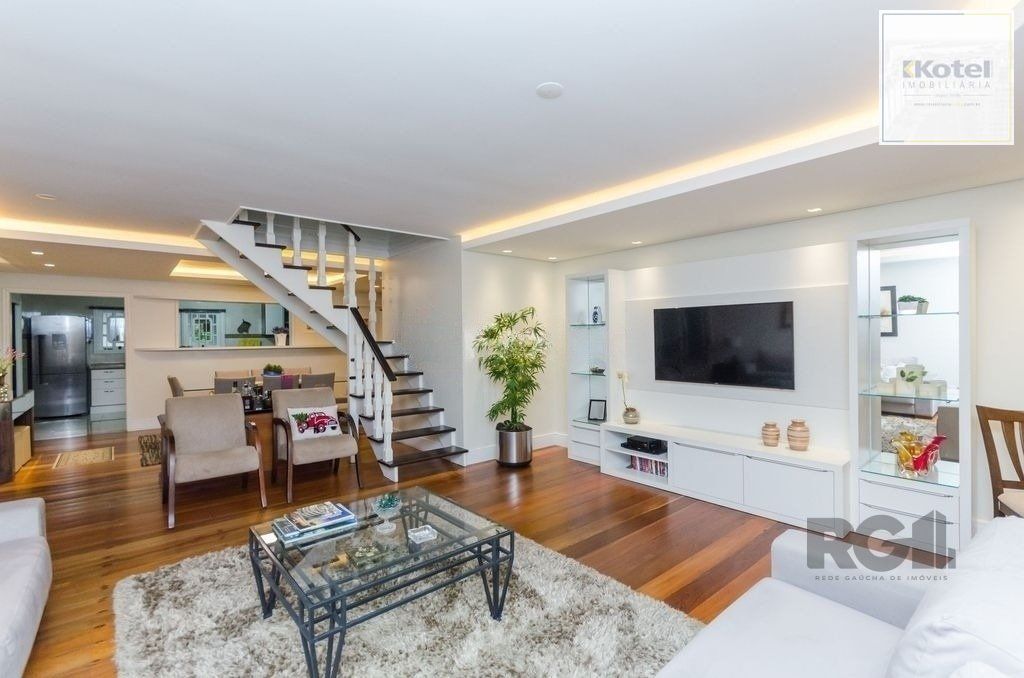 Excelente casa de 379m² com 3 dormitórios, piscina e 4 vagas. — foto 3