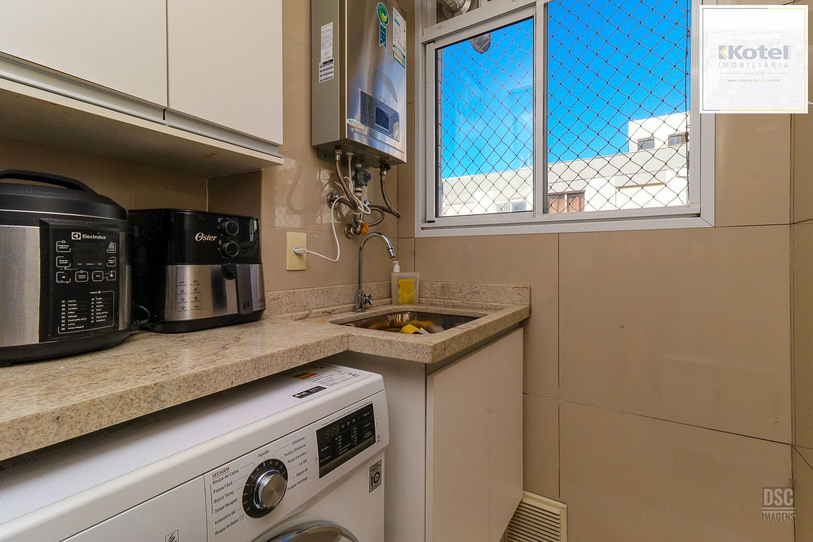 Apartamento aconchegante na Dr. Campos Velho | 2 dormitórios com vaga de garagem — foto 3