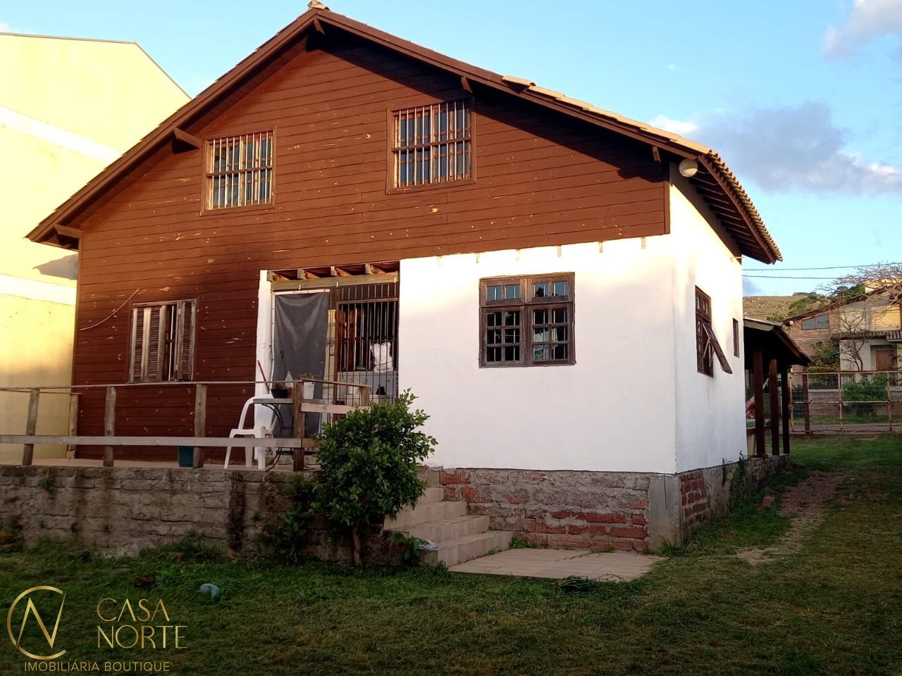 Casa à venda com 3 quartos, 100m², 3 vagas, Beco do Paladino no bairro Campo Novo em Porto Alegre
