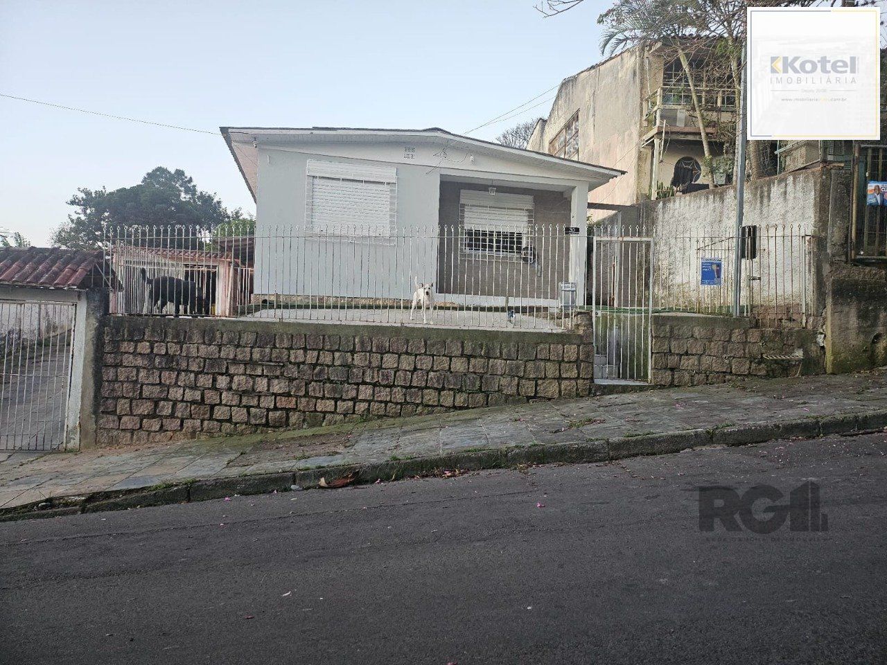 Terreno com casa com 3 quartos, vaga de garagem, no bairro Ipanema, Porto Alegre/RS — foto 4