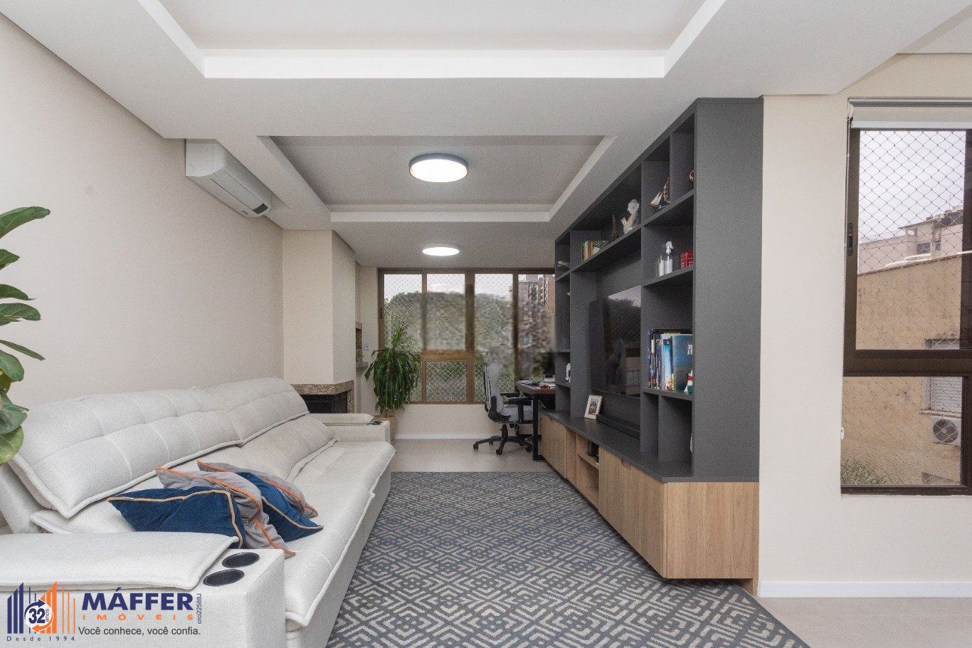 Apartamento de 3 quartos, suíte e 1 vaga de garagem no bairro Passo da Areia POA