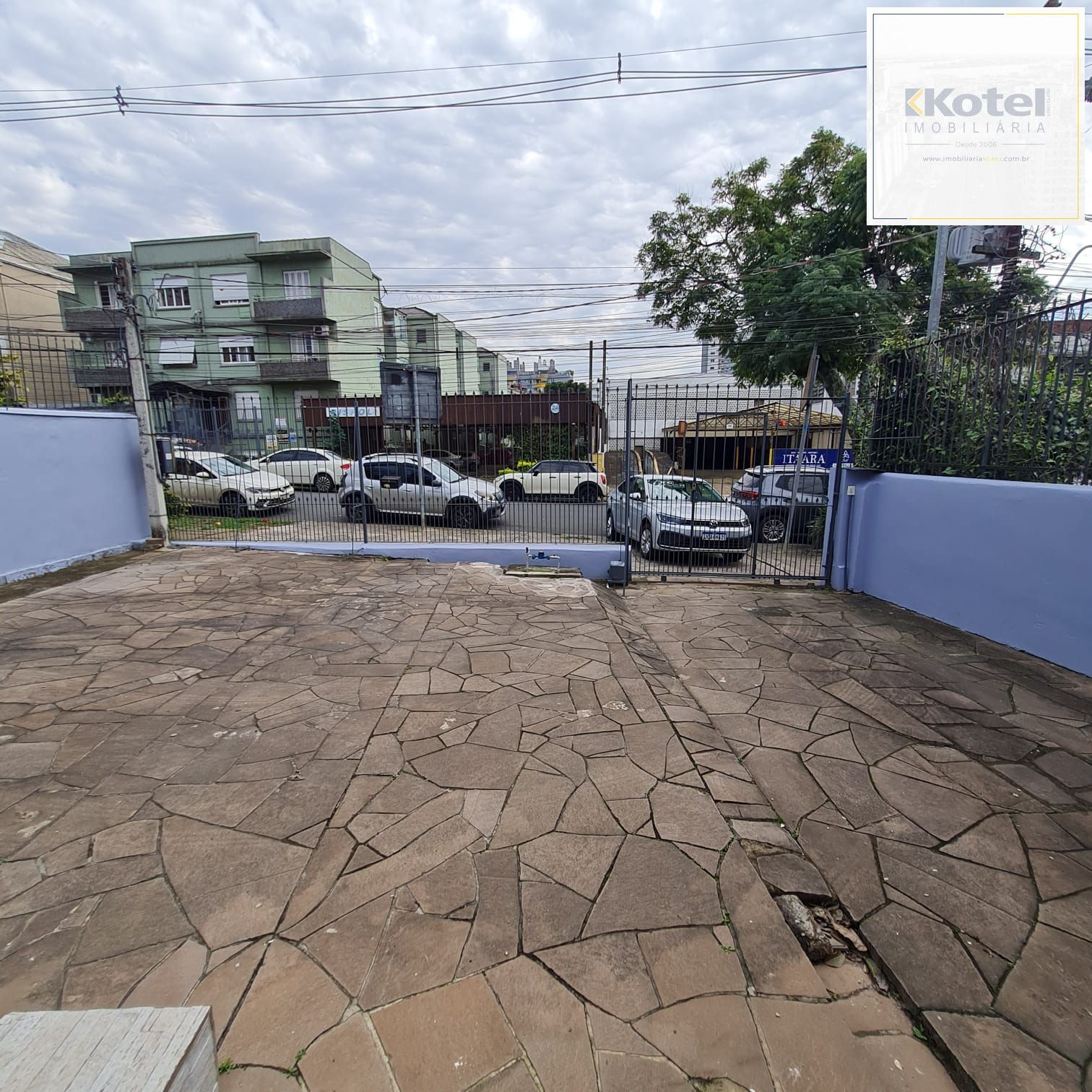 PÁTIO DA FRENTE