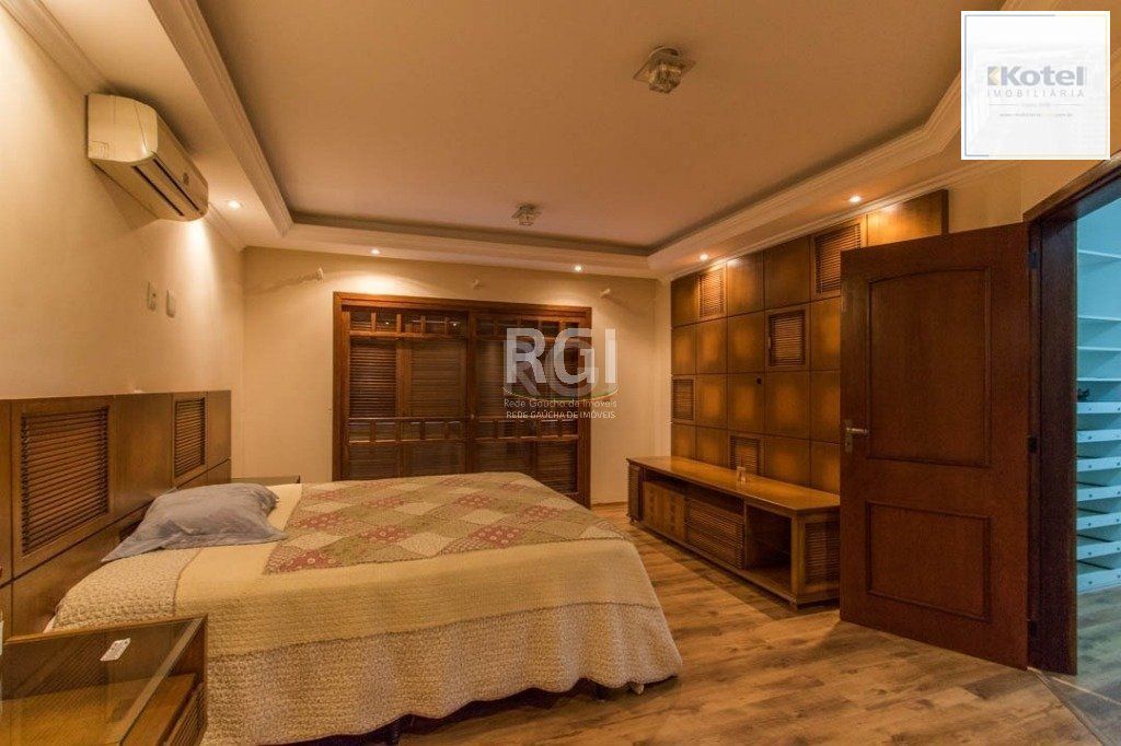 Sobrado para Venda - 499.98m², 4 dormitórios, sendo 3 suites, 4 vagas - Jardim Ipiranga — foto 2