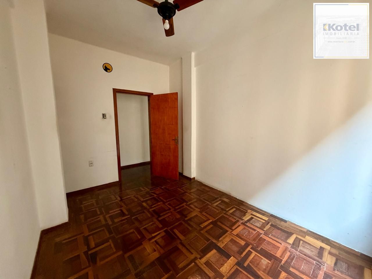 Apartamento 2 dormitórios sacada com 90m2 no centro histórico.