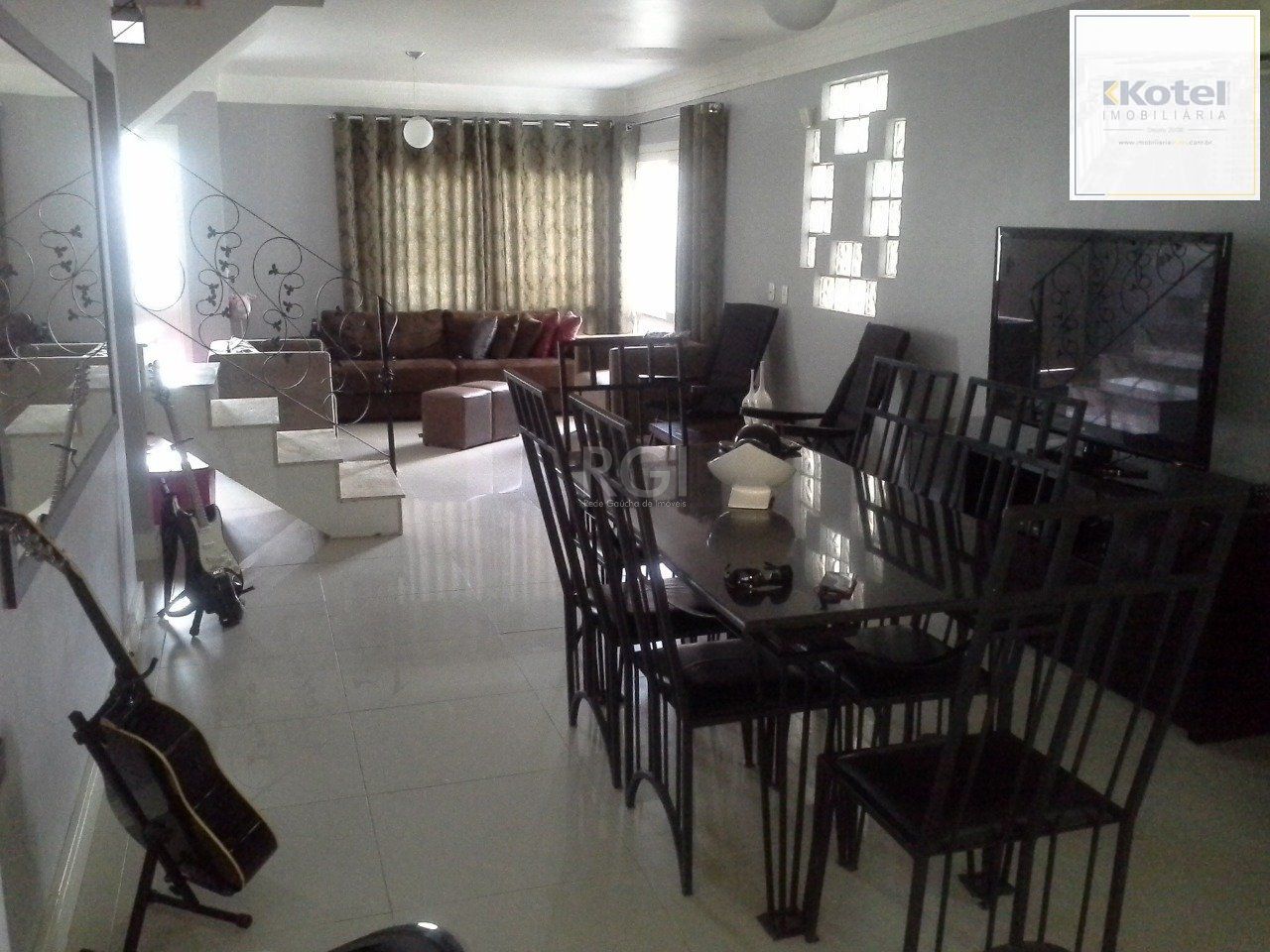 Casa para Venda - 272m², 3 dormitórios, sendo 1 suítes, 2 vagas - Hípica — foto 4