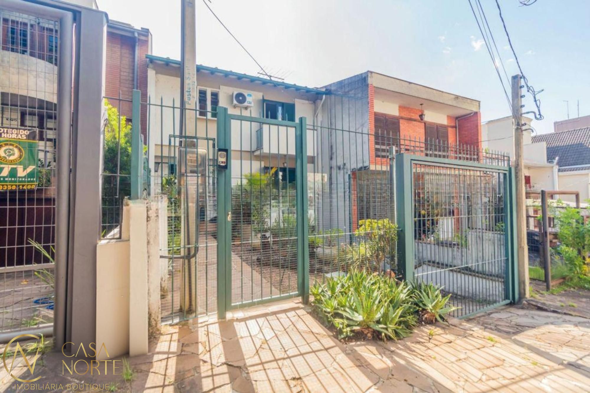 Casa à venda com 3 quartos, 255m², 1 suíte, 2 vagas, Rua Coronel Feijó no bairro São João em Porto Alegre