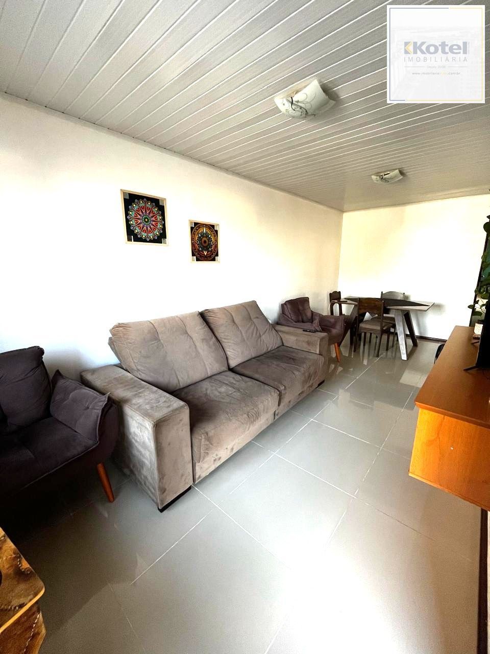 Casa térrea de 3 dormitórios e amplo pátio — foto 3