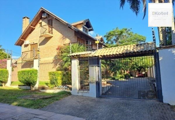 Casa em condomínio em Ipanema de 3 dormitórios e 2 vagas
