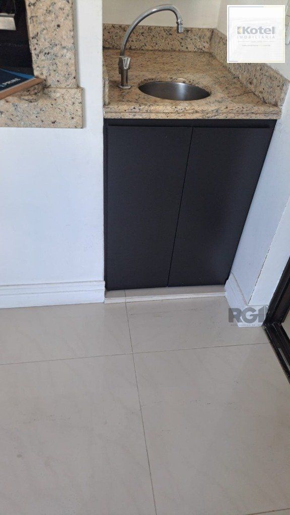 Vende-se apartamento 3 dorm com suíte e sacada 2 vagas cobertas - 126m² - Mont'Serrat — foto 3