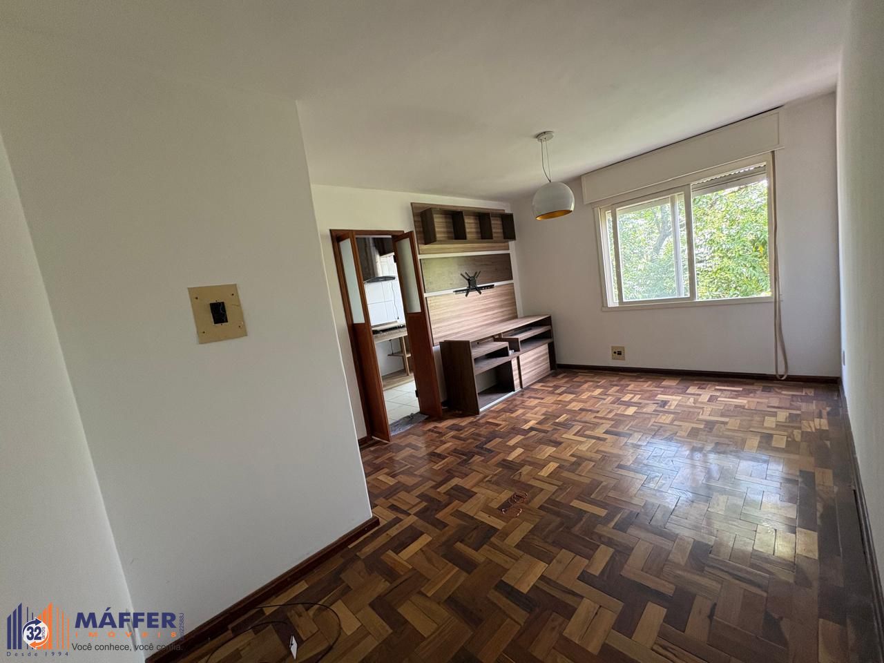 Apartamento com 03 dormitórios com 01 vaga de garagem escriturada