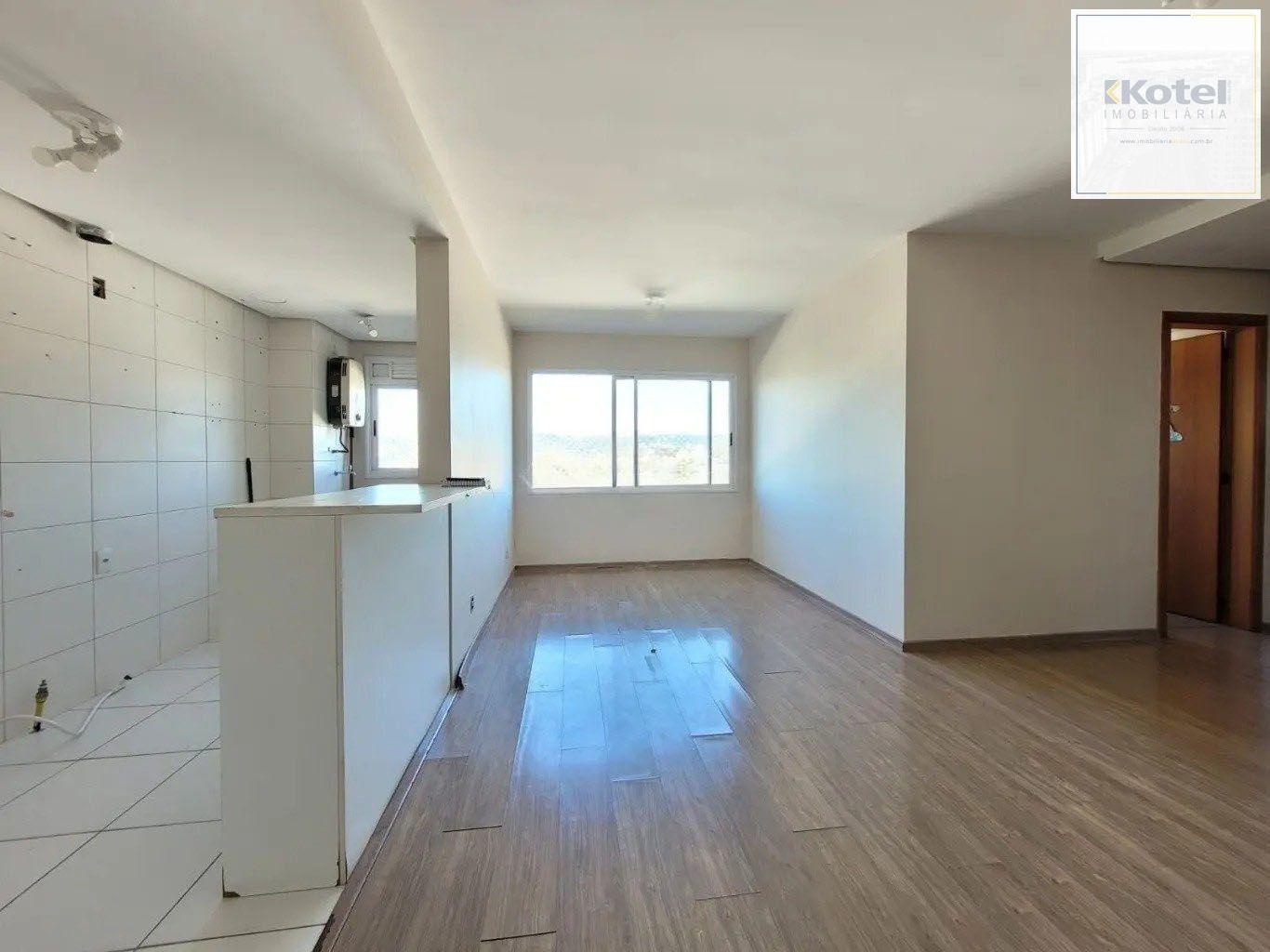 Apartamento com 3 dormitórios com 71m², vaga dupla no bairro Medianeira — foto 2