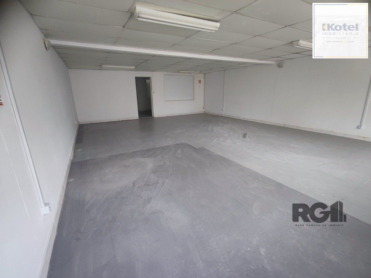Prédio Comercial à venda, 330m², Rio Branco - Porto Alegre