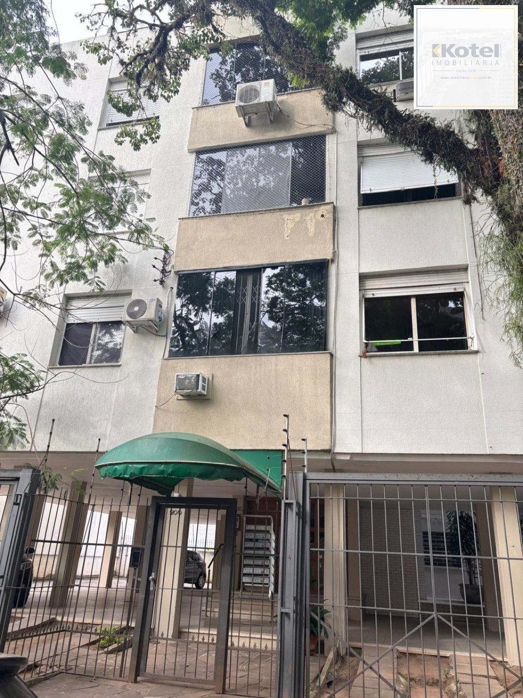 Apartamento 3 dormitórios com 84 metros privativos no bairro Menino Deus. — foto 2
