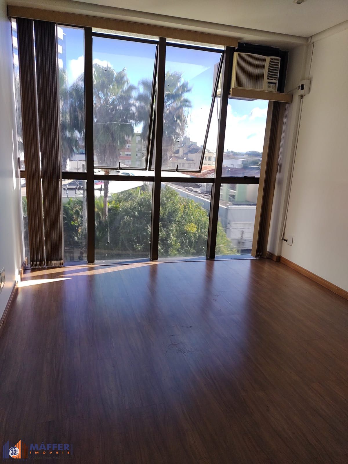 Sala Comercial, 1 sala, à venda, 36 m², Floresta - Porto Alegre — foto 3