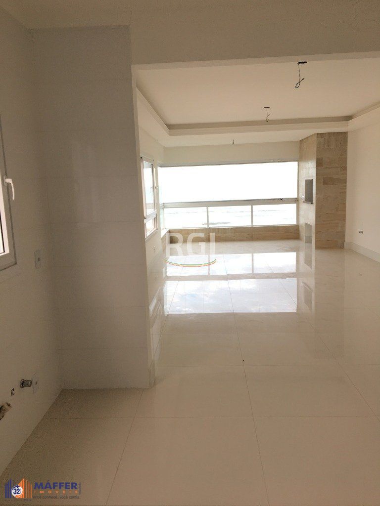 Apartamento para Venda - 123.48m², 3 dormitórios, sendo 2 suites, 2 vagas - Centro