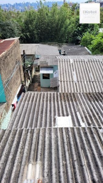 Casa em Porto Alegre, no bairro Santo Antônio, com 3 dormitório(s), e 3 banheiros, à venda.