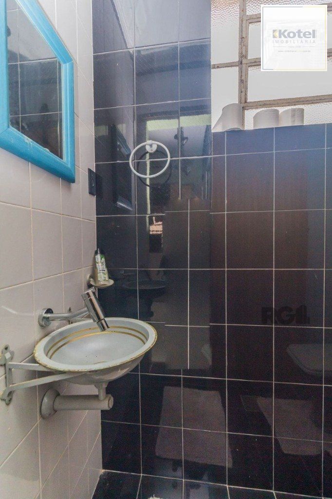 Apto 2 dorm, reformado, no  Menino Deus — foto 5