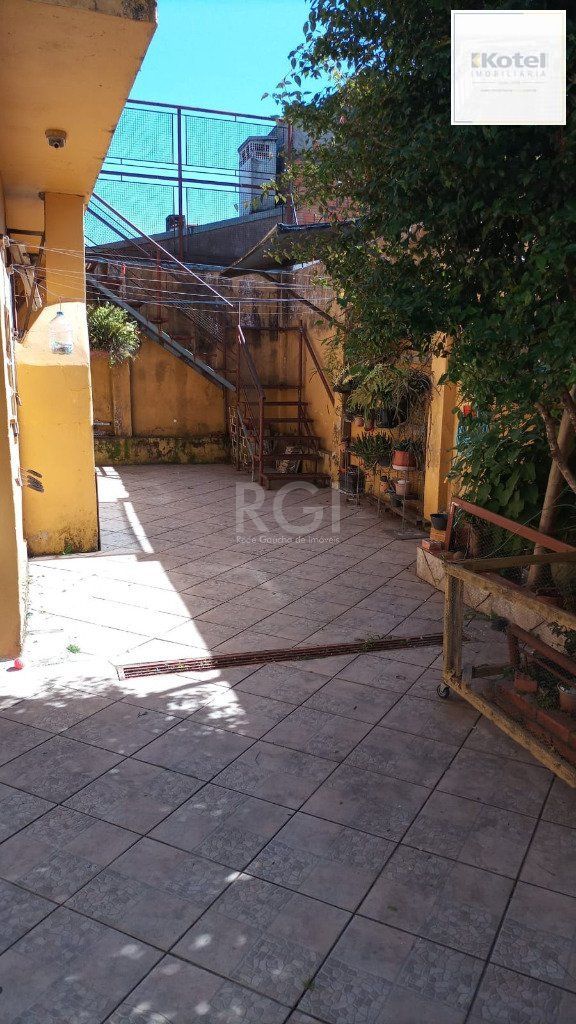 Casa para Venda - 200m², 4 dormitórios, 2 vagas - Vila Ipiranga